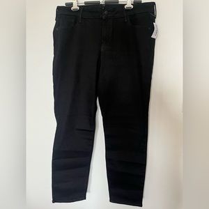 Old navy mid rise straight black jeans, size 14